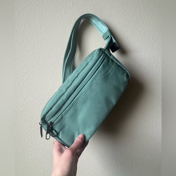 Open Story Handbags - Open Story Anti Theft Green Crossbody Fanny Pack Travel Bag